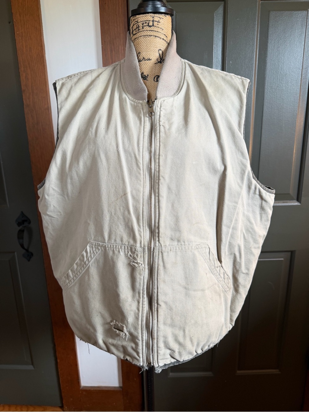 Members Only Men’s Vintage outdoor quilted vest zip up, distressed, insulated.